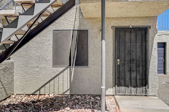 Photo - 1305 Kari Lee Ct Unit A