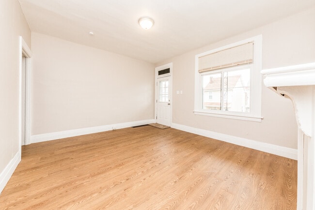 Photo - 243 Edith St