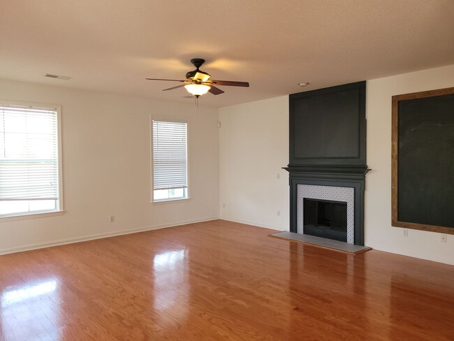 Photo - Single Family Home in Godley Park