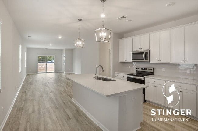 Photo - 585 Dreher Dr