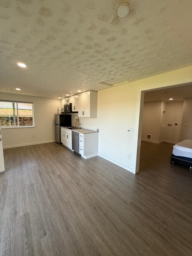 Photo - 103 A St Unit B