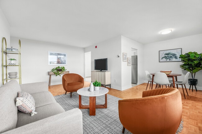 Building Photo - RENOVATED 2BD 1 Bathroom in PRIME ETOBICOKE Unit 2BD -  RENOVATED -  PRIME ETOBICOKE