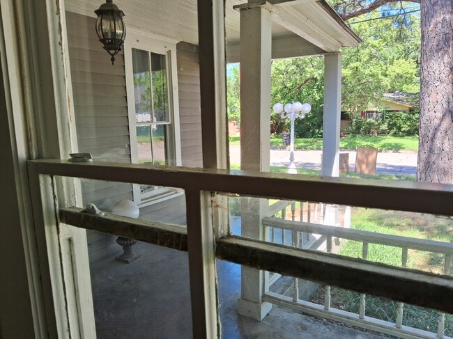 Photo - 704 S Anglin St Unit Private Guest Suite #2