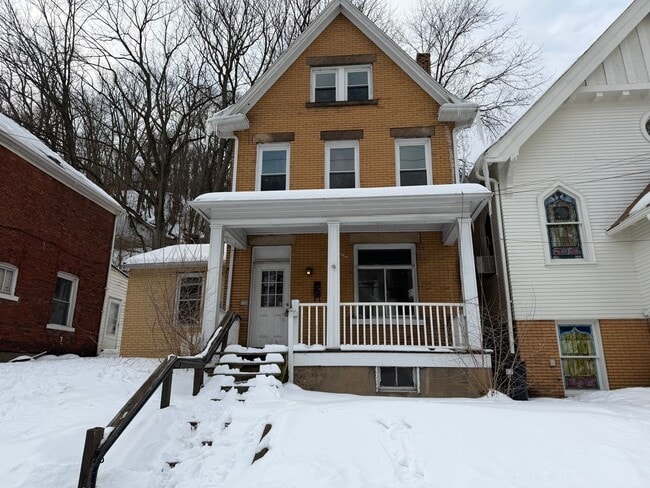 Building Photo - 526 Westinghouse Ave Unit 2