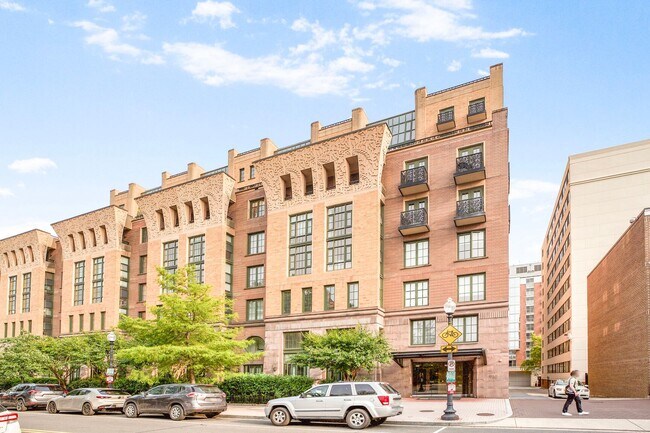 Photo - Available Now! High End 1 Bed/ 1 Bath in Amenity Rich Building Unit 407