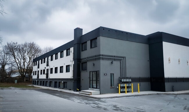 Building Photo - 581 Strasburg Rd Unit 106