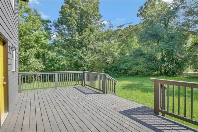 551 Valley Hill Rd SE