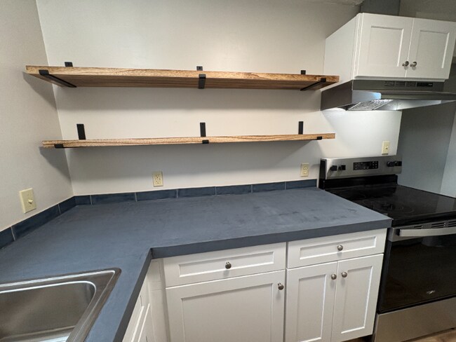 Photo - 26 Hadley Rd Unit 28