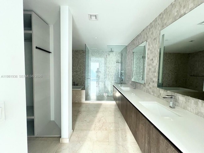 Photo - 68 SW 6th St
