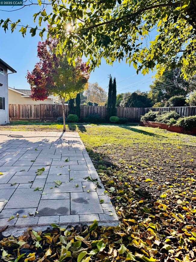 Photo - 913 Dartmouth Way