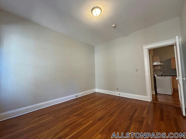 Building Photo - 1197 Commonwealth Ave Rental