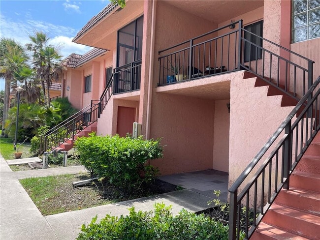 Photo - 235 Lakeview Dr Unit 102