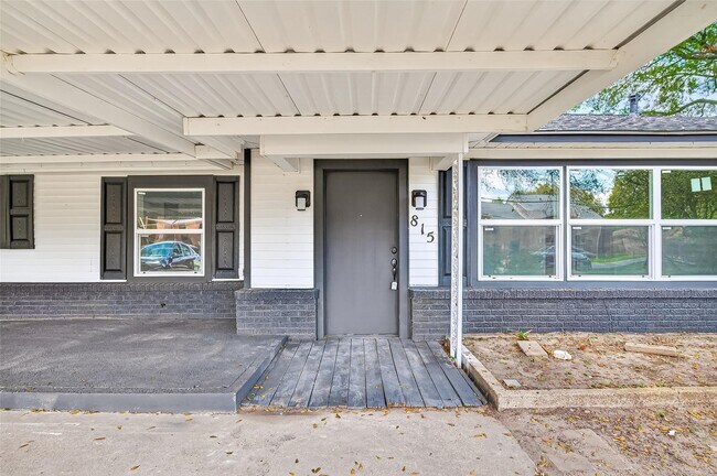 Photo - 815 Brooks Ave