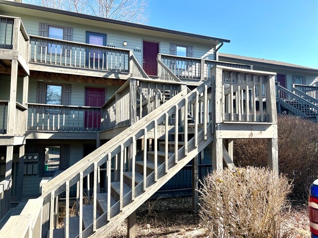 Building Photo - 9345 S Pointe Retreat Dr Unit PR 60