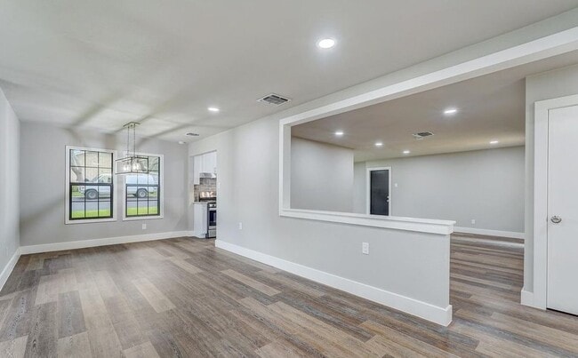 Photo - 850 Timber Dr