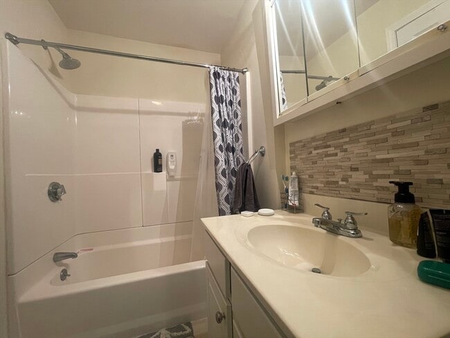 Photo - 1056 Cambridge St Unit 3R