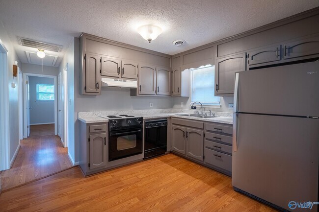 Photo - 912 Mountain Gap Rd SE