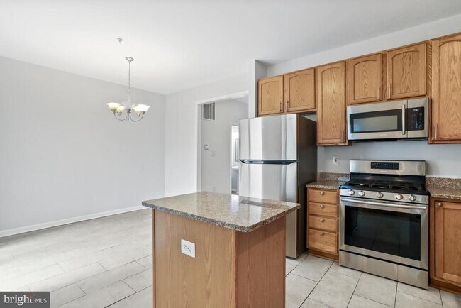 Photo - 6140 Newport Terrace