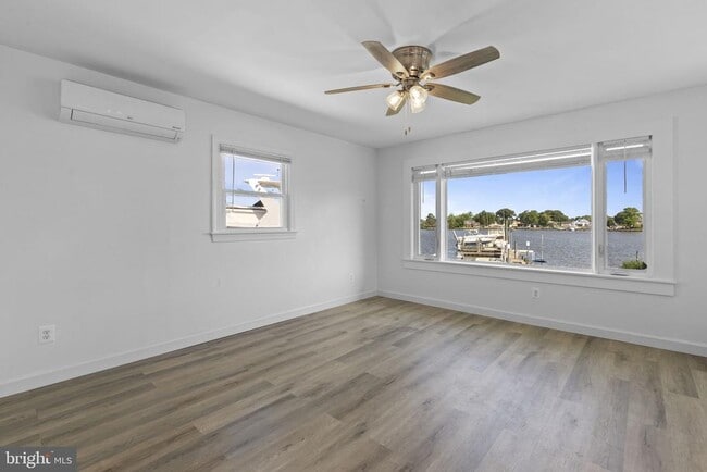 Photo - 7212 Bay Front Rd