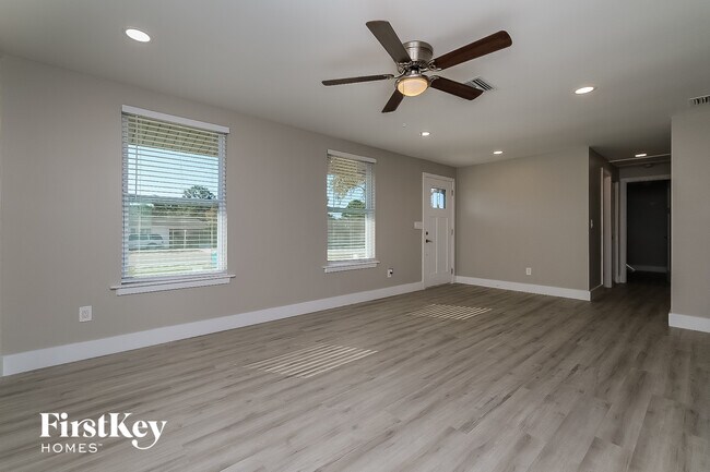 Photo - 9479 Purdy St