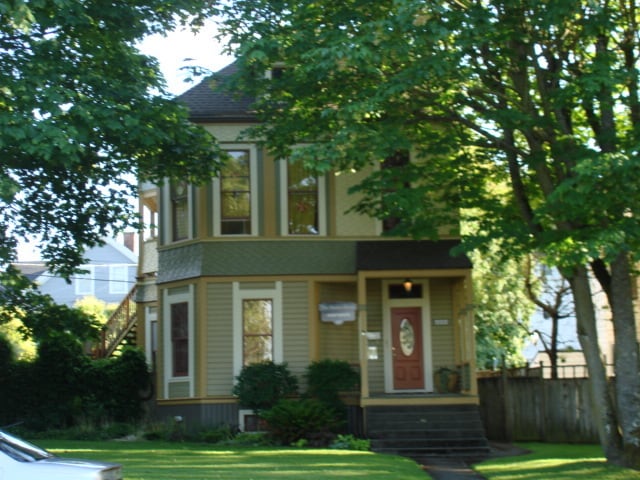 Building Photo - 608 N I St Unit 608B