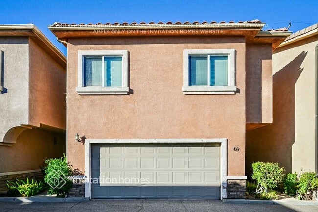 Building Photo - 20300 Vanowen St