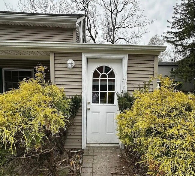 Photo - 18 Forester Ave