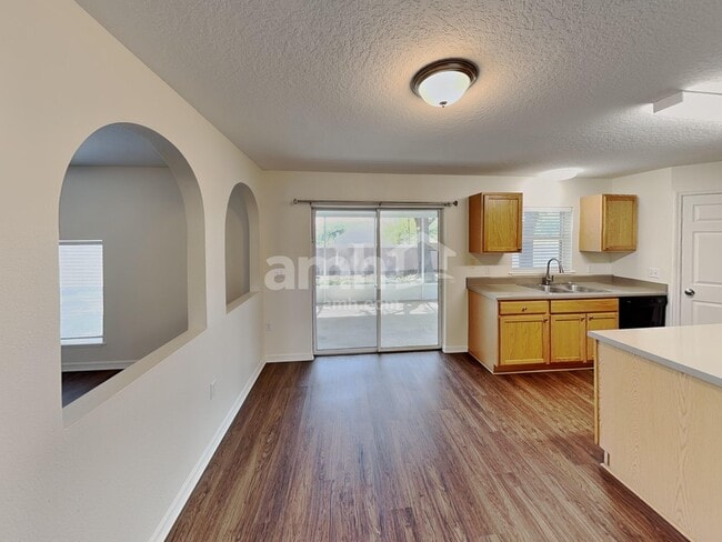 Photo - 209 King Arthur Ct