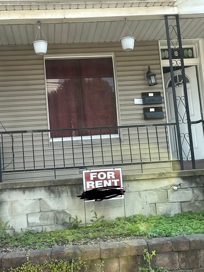 Building Photo - 6 W Lancaster Ave Unit 6 W Lancaster Ave Apt 1 Shillington PA