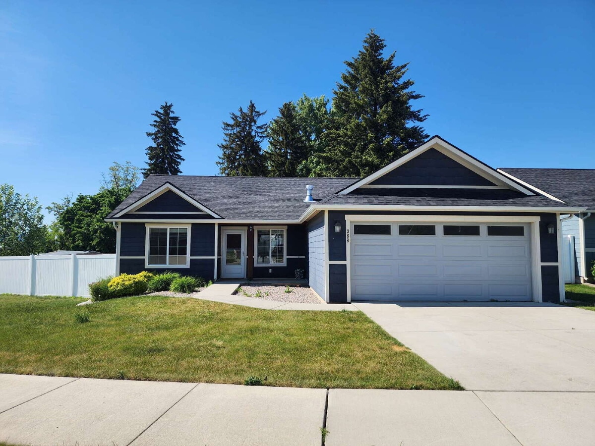 3BR, 2BTH on Corner Lot in Post Falls - 3BR, 2BTH on Corner Lot in Post Falls