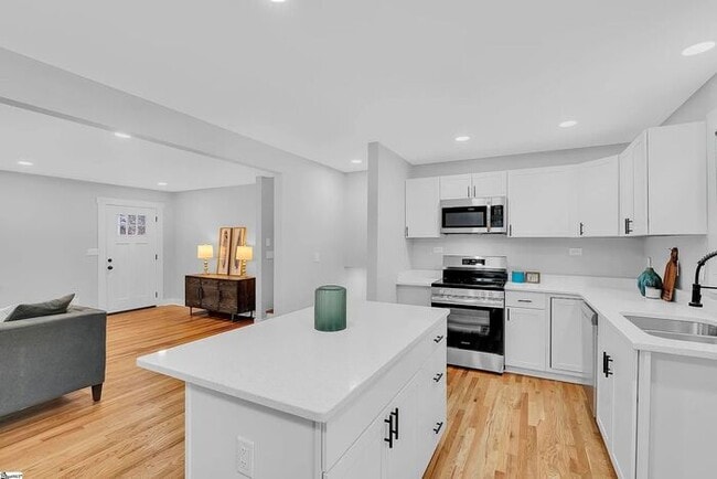 Photo - A 4-bedroom GEM!!