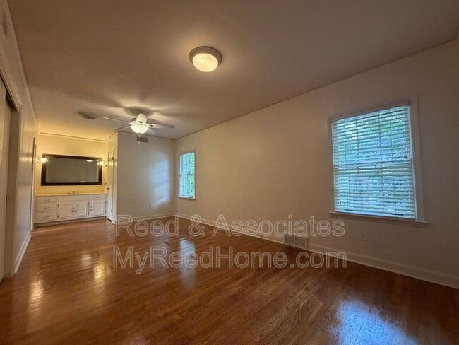 Photo - 2520 Moore Rd