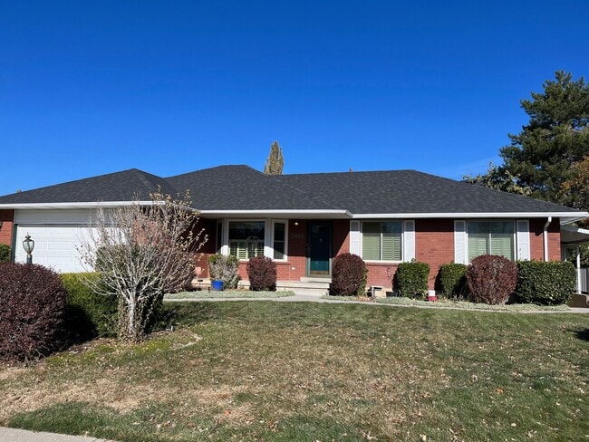 Building Photo - 2409 Newcastle Dr