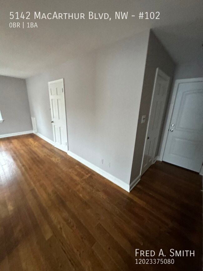 Photo - 5142 MacArthur Blvd Unidad #102