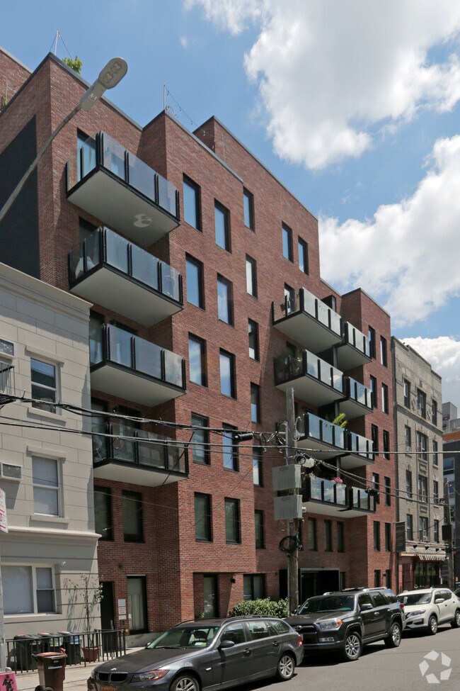 Photo - 223 N 8th St