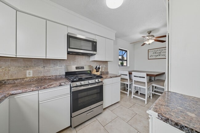 Photo - 439 Pompano St