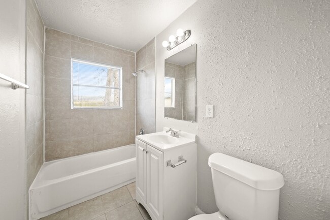 Building Photo - 2509 Lancaster Ln