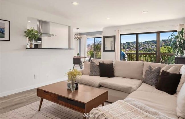 Photo - Magnolia Gem, Renovated for todays modern lifestyle Unidad 402