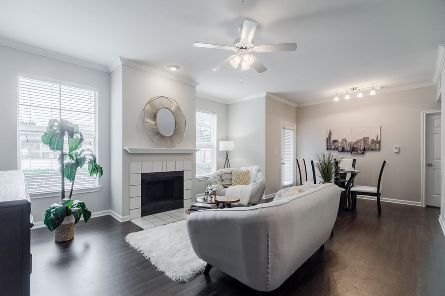 The Edgewater Apartments 972-459-0880