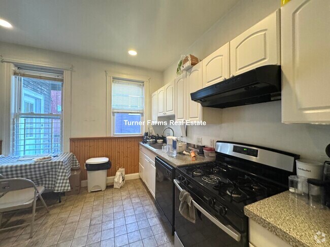 Building Photo - 37 Hillside St Unit 1 Rental