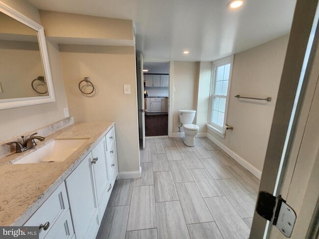 Photo - 129 Shearer St Unit 2