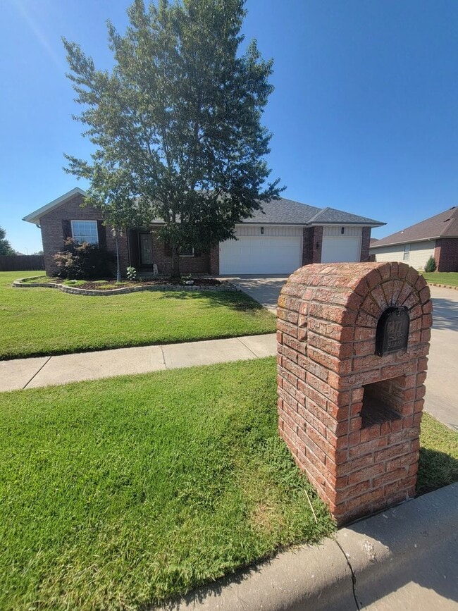 Photo - Bent Tree Subdivision - 4 BR - 2 Living Ar...