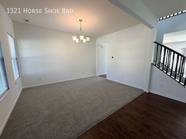 Photo - 1321 Horse Shoe Bnd