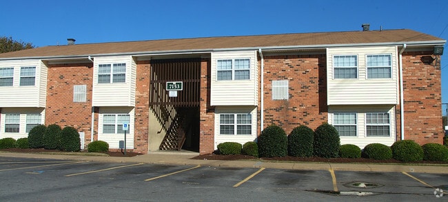 Berkley Square Apartments