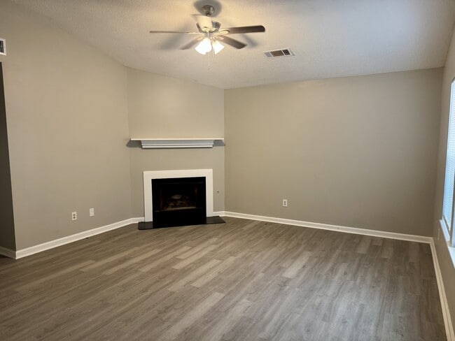 Photo - 110 Wedgewood Walk