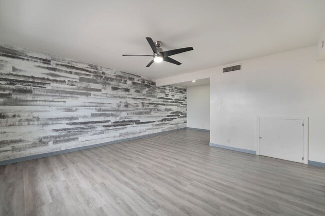 Photo - Modern Condo: Remodeled Elegance Awaits!