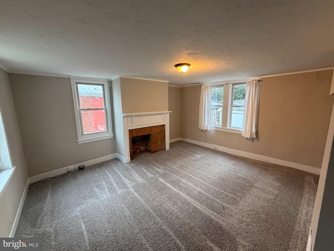 Photo - 15 W Frederick St