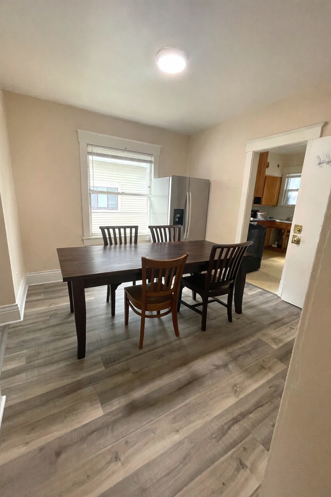 Building Photo - 939 Greenwood Ave