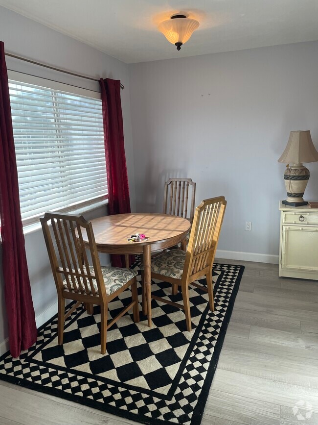 Building Photo - 8454 111th St Unit 307 Rental