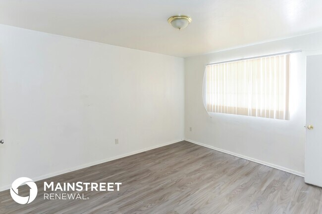 Photo - 4721 E Polk St